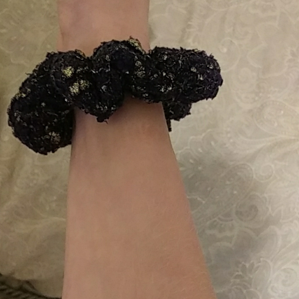 Black gold flaked scrunchie